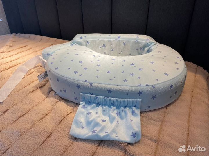 Столик-подушка для кормления новорожденного