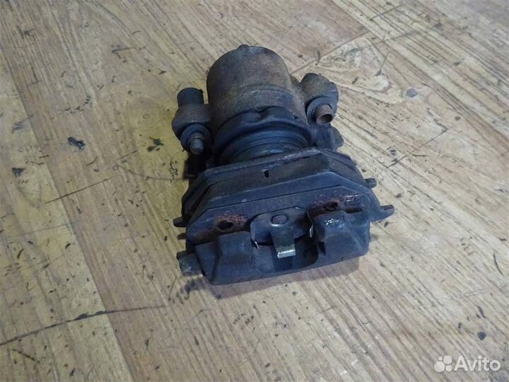 Суппорт передний правый Skoda Octavia (A4 1U) 20