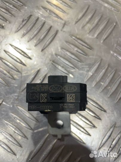 Блок управления дверьми Hyundai Solaris 1.6