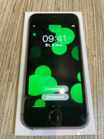 iPhone SE, 32 ГБ