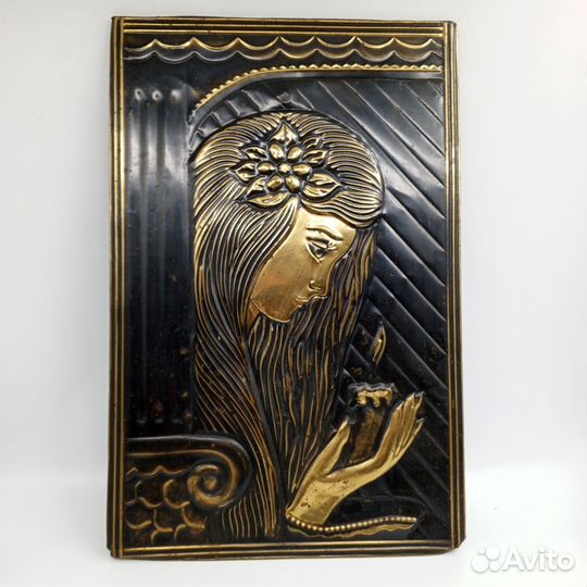 Настенное Панно чеканка Девушка Со Свечой(нчк) п55