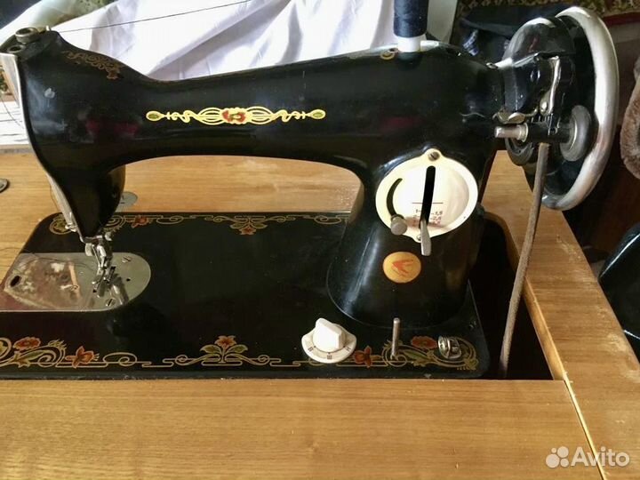 Швейная машинка Рабочая Подольск 2-М ножная