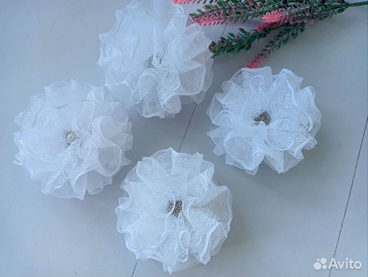 Белые бантики в школу