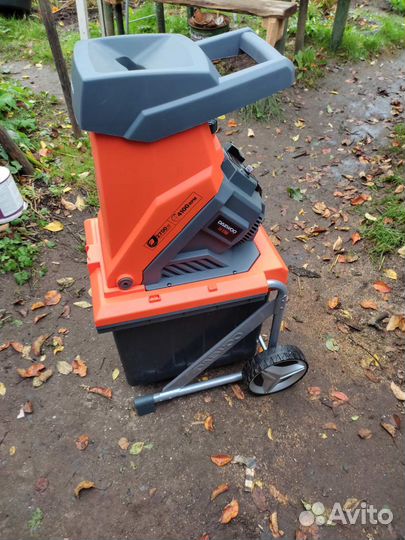 Садовый электрический измельчитель