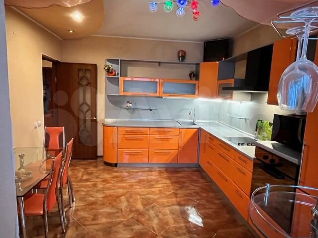 3-к. квартира, 90 м², 6/17 эт.