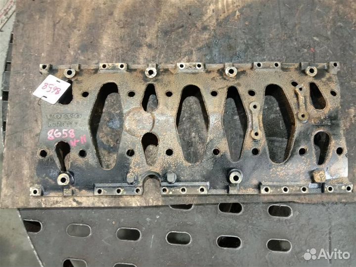 Плита двигателя Volvo D12 8170117