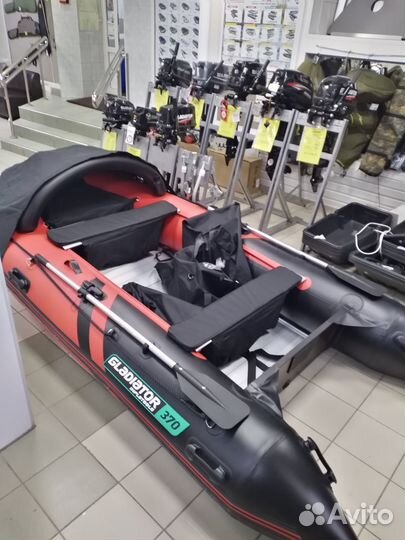 Продам надувную лодку gladiator C370AL