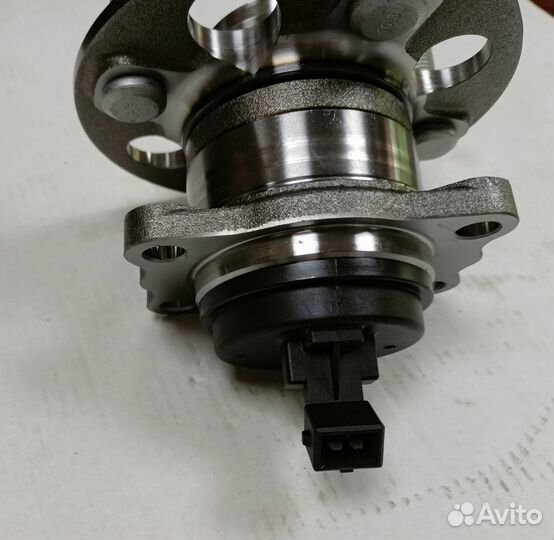 Ступица задняя с ABS Solaris/Rio 17