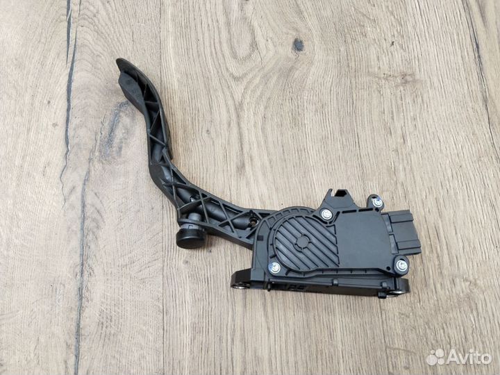 Педаль газа Audi A1 8X CAX 1.4 2011