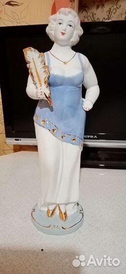 Статуэтки разные