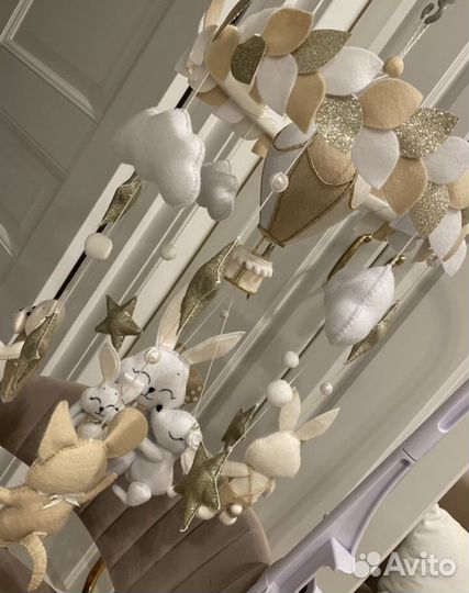 Детский мобиль из фетра ручной работы