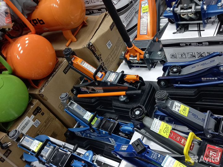 Домкрат подкатной Ombra 2.5