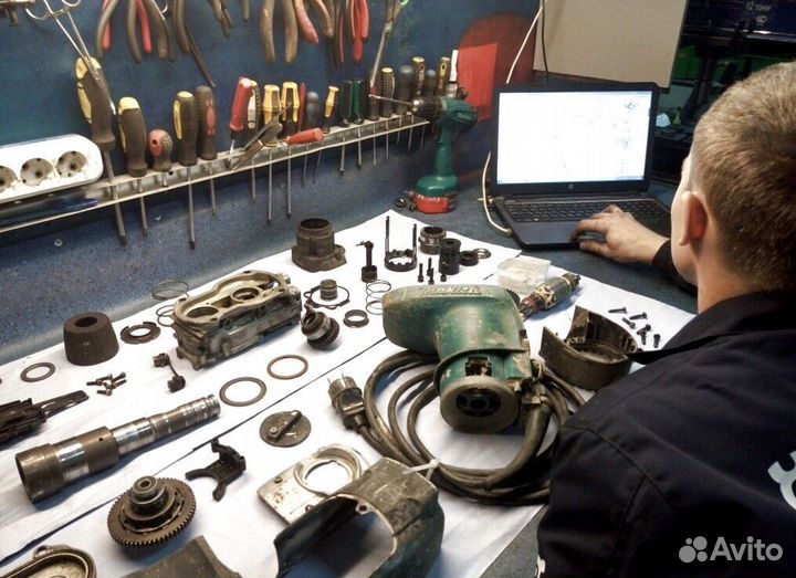 Помощник мастера по ремоту бензотехники