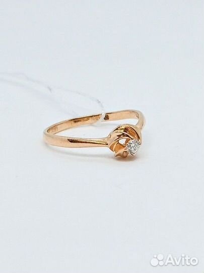 Золотое кольцо с бриллиантом 17р