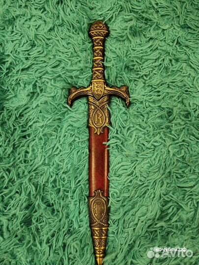 Кинжал Короля Артура в ножнах (King Arthur's dagge