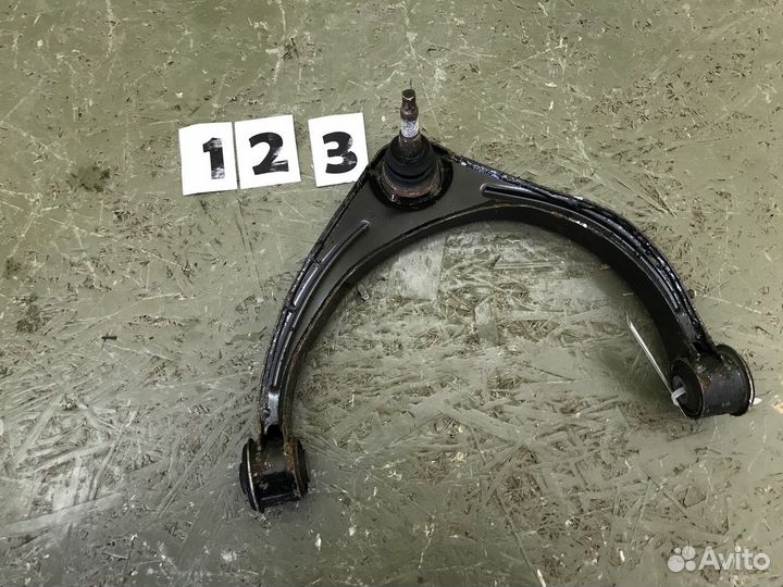 Рычаг передний правый верхний