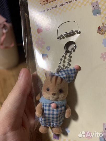 Sylvanian families брелок ореховая белка в пижаме