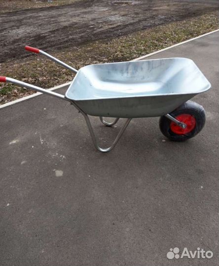 Тачка строительная садовая