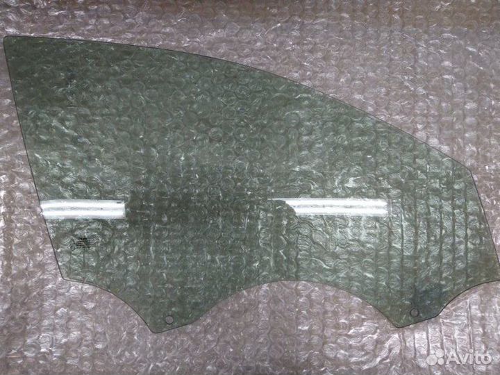 Стекло двери переднее правое Audi A8 4D 2011-2017