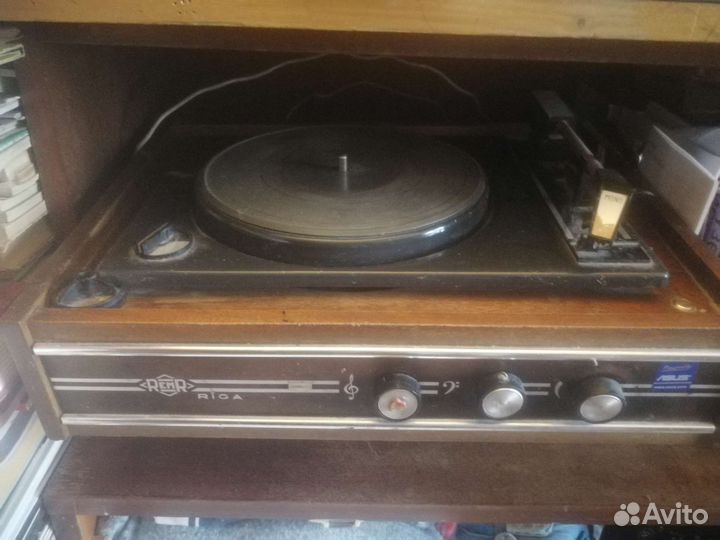 Проигрыватель для пластинок Рига