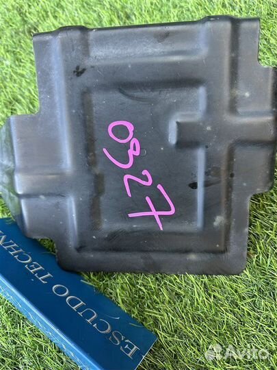 Крепление фильтра паров топлива Suzuki