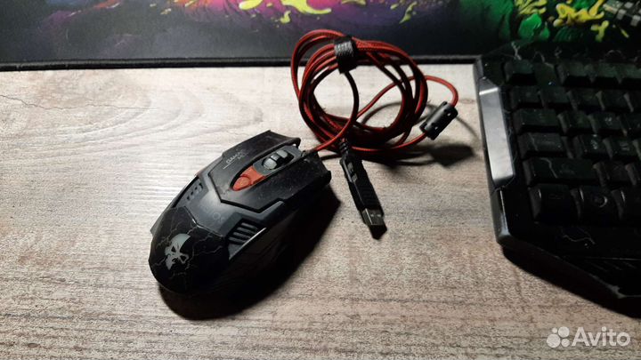 Игровая клавиатура и мышь