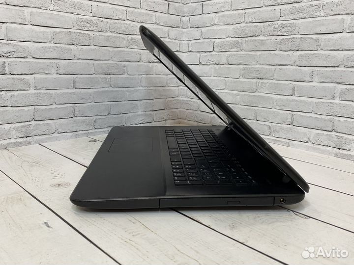 Быстрый ноутбук Asus 17.3