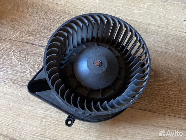 Audi a4 b6 моторчик отопителя салона