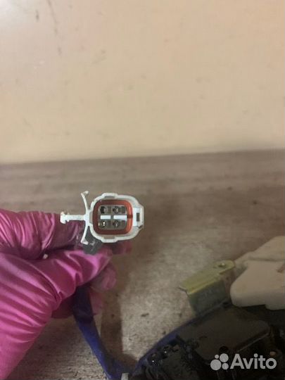 Замок задний правый Suzuki Liana