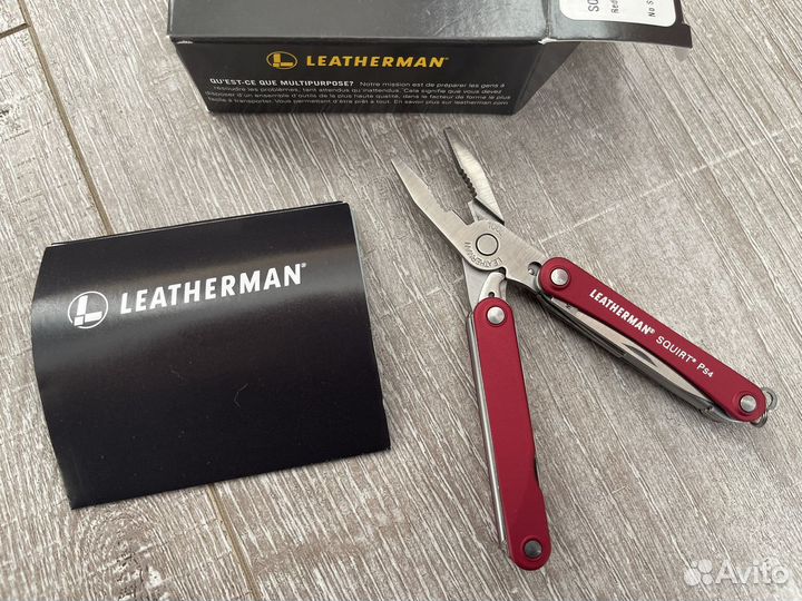 Мультитул Leatherman Squirt PS4 Red