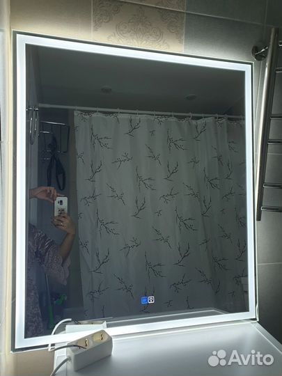 Зеркало с подсветкой для ванной