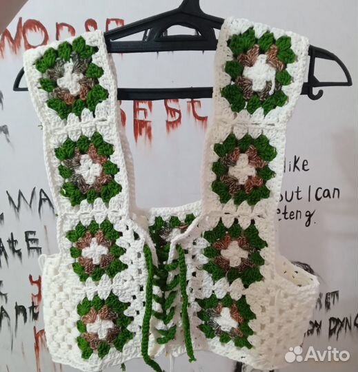 Жилет вязаный женский ручная работа