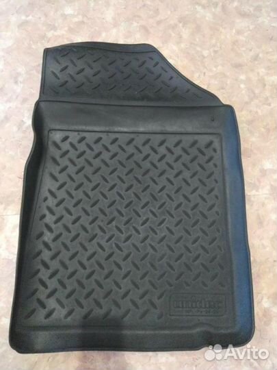 Автомобильные резиновые коврики