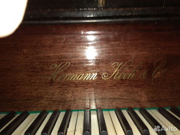 Рояль антикварный
