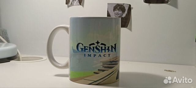 Кружка с изображением героя из игры Genshin Impact
