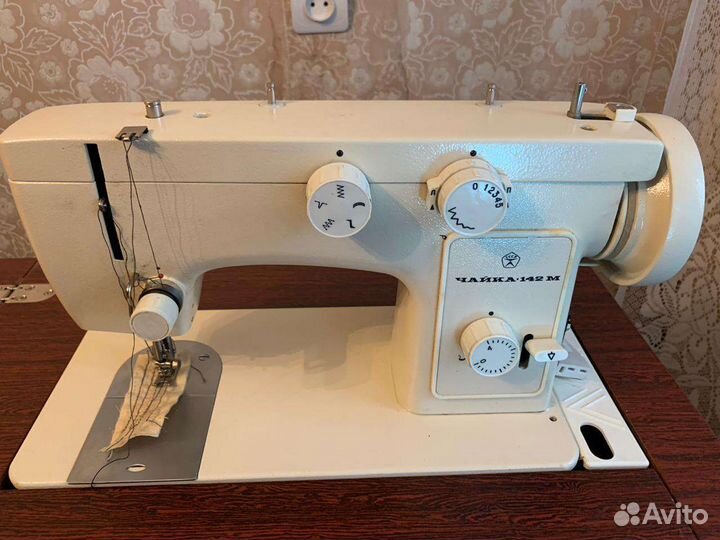 Швейная машинка Чайка 142 м