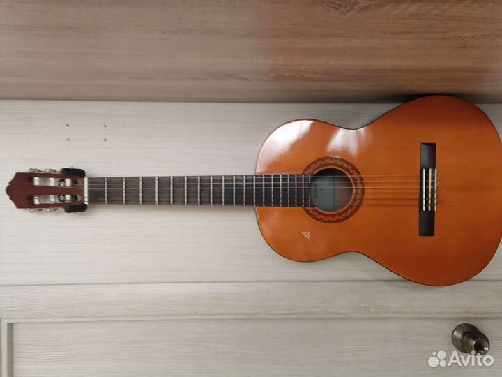 Классическая гитара yamaha c40