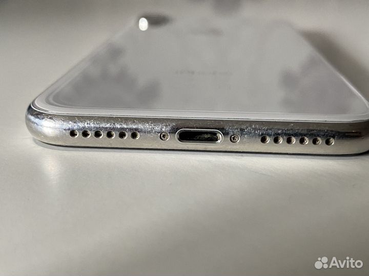 Телефон iPhone X
