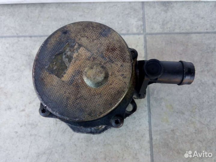 Насос вакуумный Volvo S40 1 8200072985