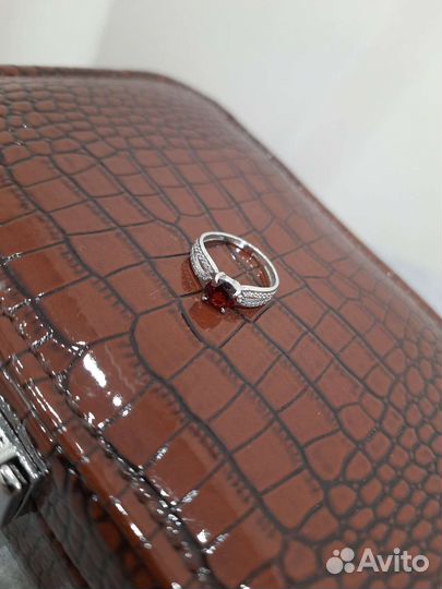 Серебряное кольцо