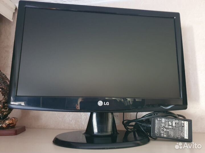Монитор LG 19 дюймов