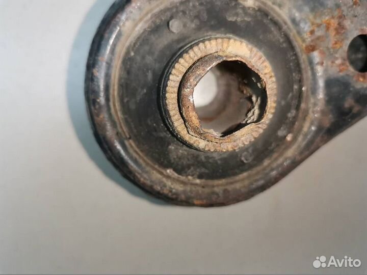 Рычаг передний левый Toyota Caldina T190 1992-1995