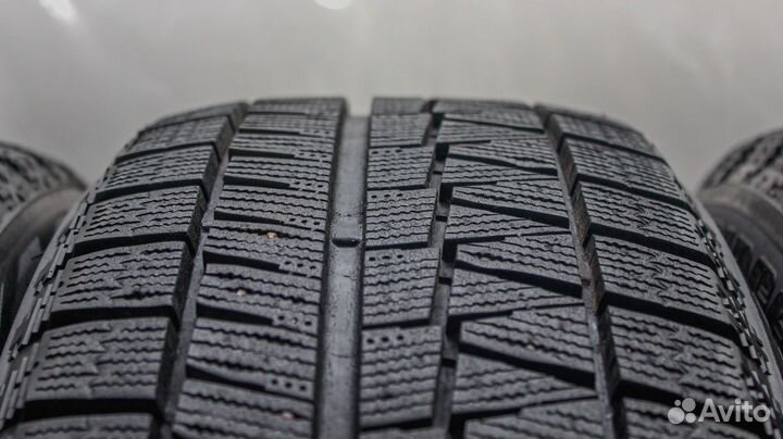 Bridgestone Blizzak Revo GZ 215/60 R17 96S