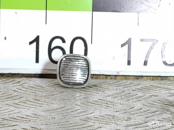 Повторитель в крыло левый Skoda Fabia 2007 2015