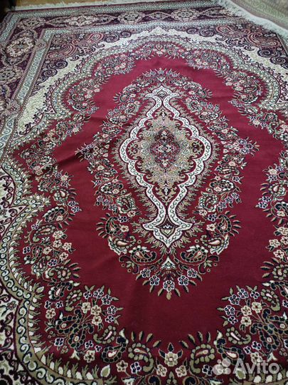 Ковер шерстяной новый