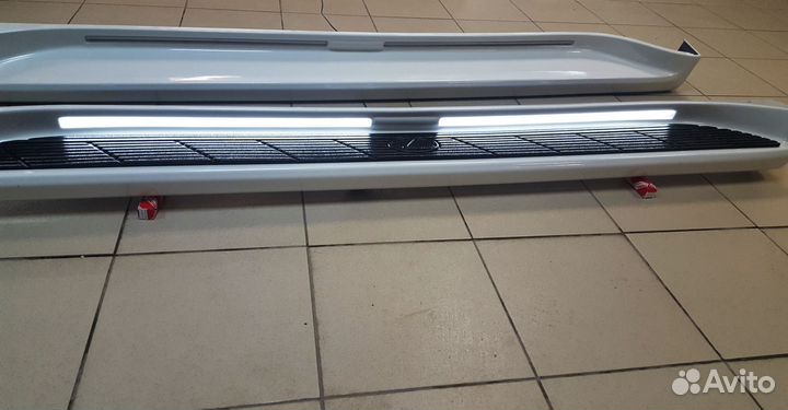 Land Cruiser 100 Пороги неоновая подсветка E1KF1