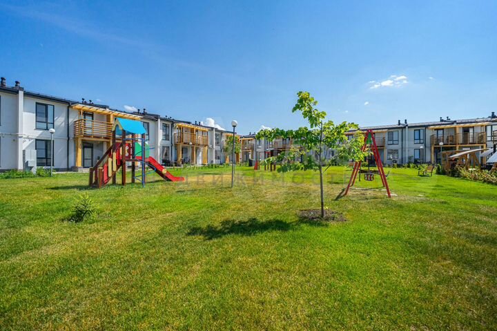 Таунхаус 99,7 м² на участке 1 сот.