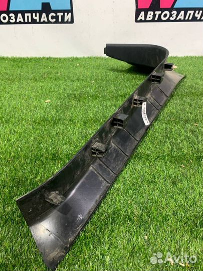 Накладка внутренняя на порог передняя правая Tesla