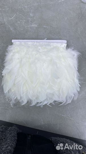 Перья на ленте