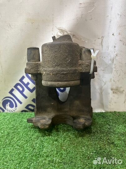 Суппорт передний левый Skoda Octavia лифтбэк 1.4